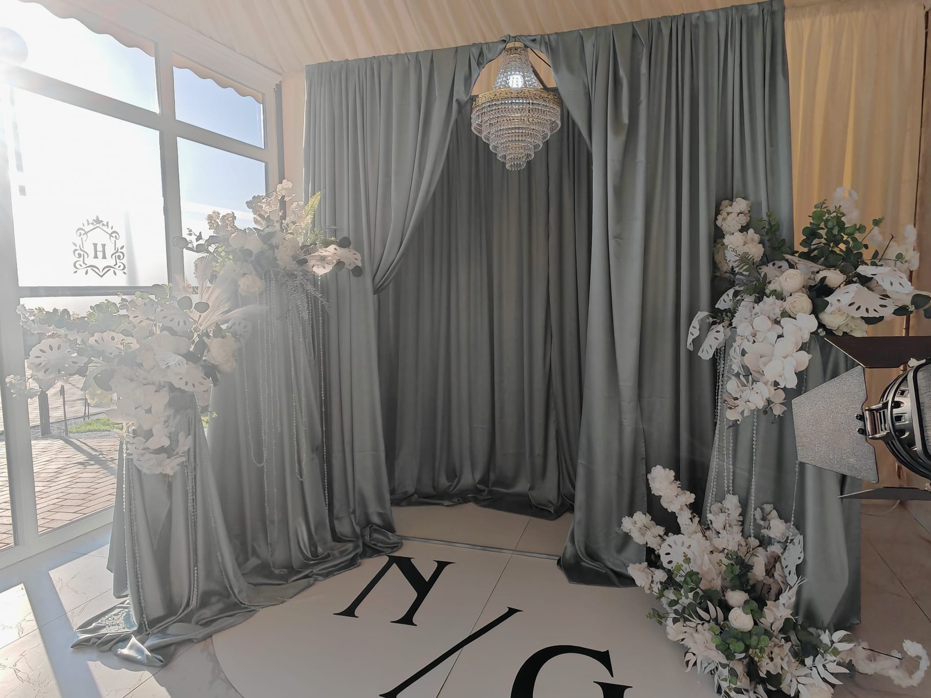 Salon Hanul dintre Vii - 3