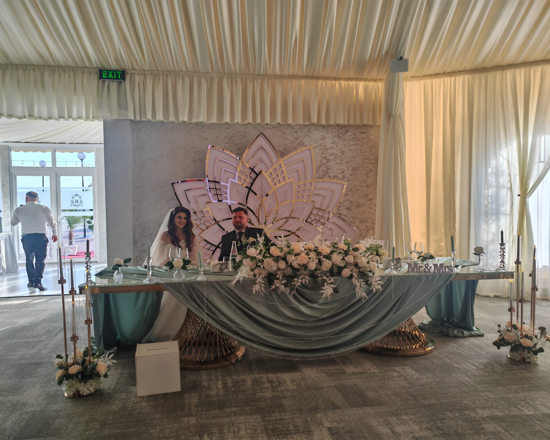 Salon Hanul dintre Vii - 14