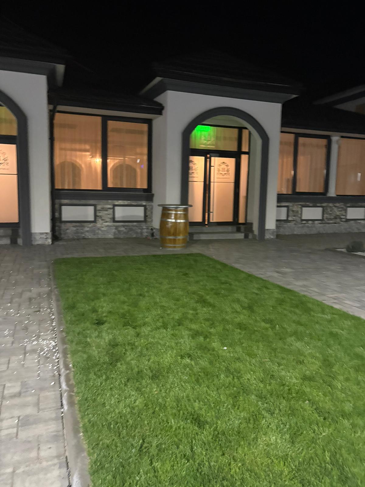 Salon Hanul dintre Vii - 16