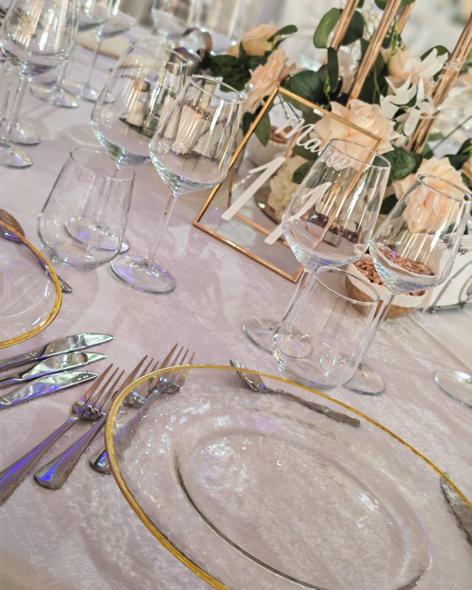 Salon Hanul dintre Vii - 18