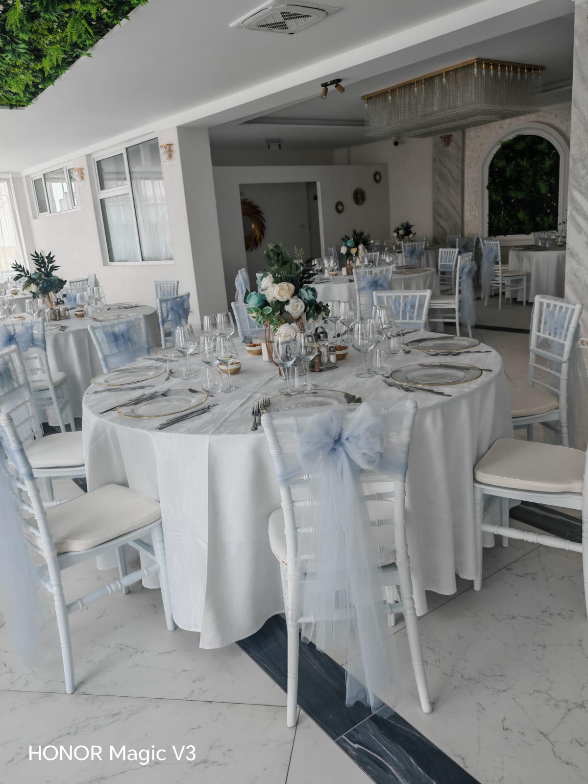 Salon Hanul dintre Vii - 21