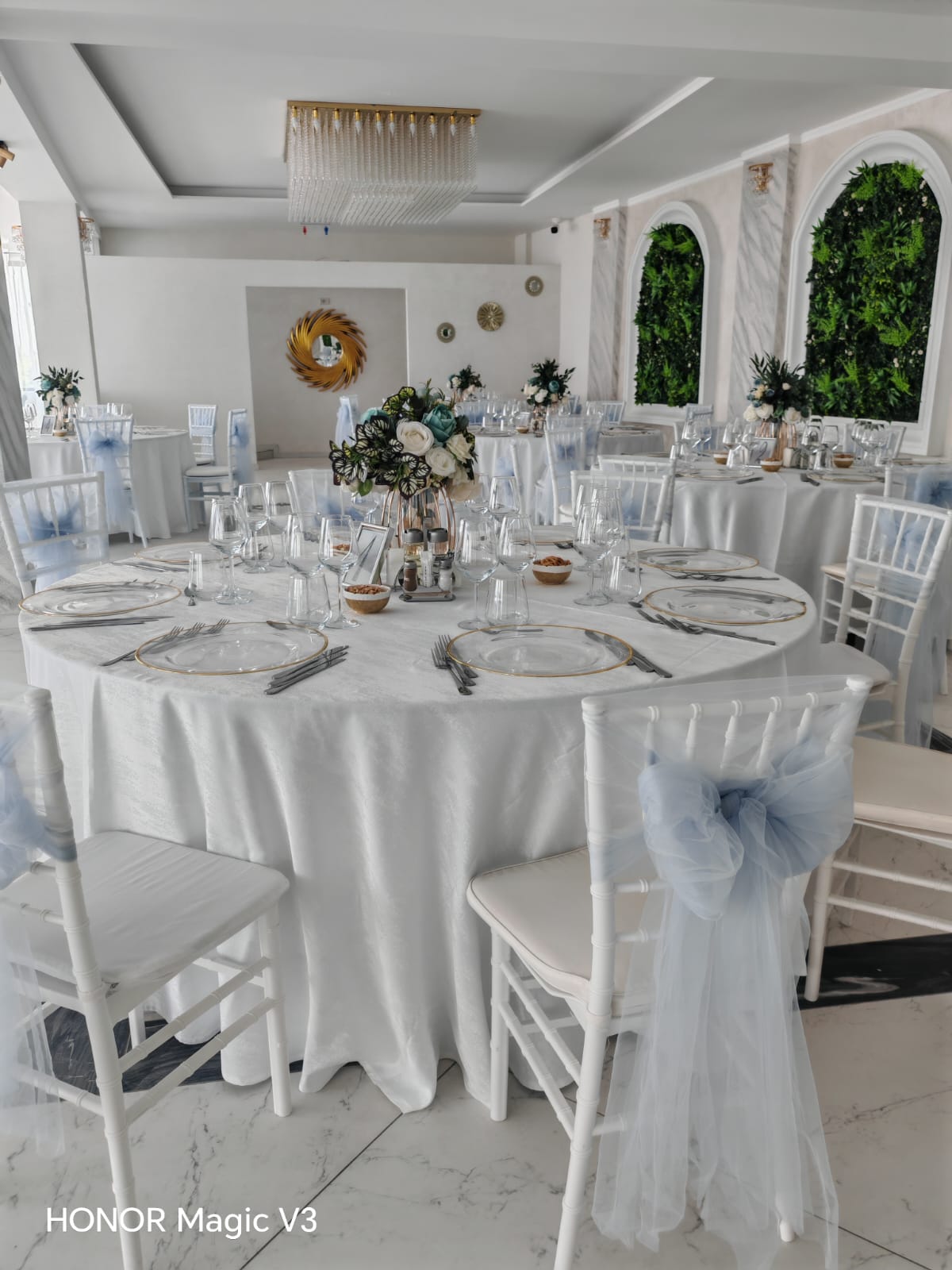 Salon Hanul dintre Vii - 24