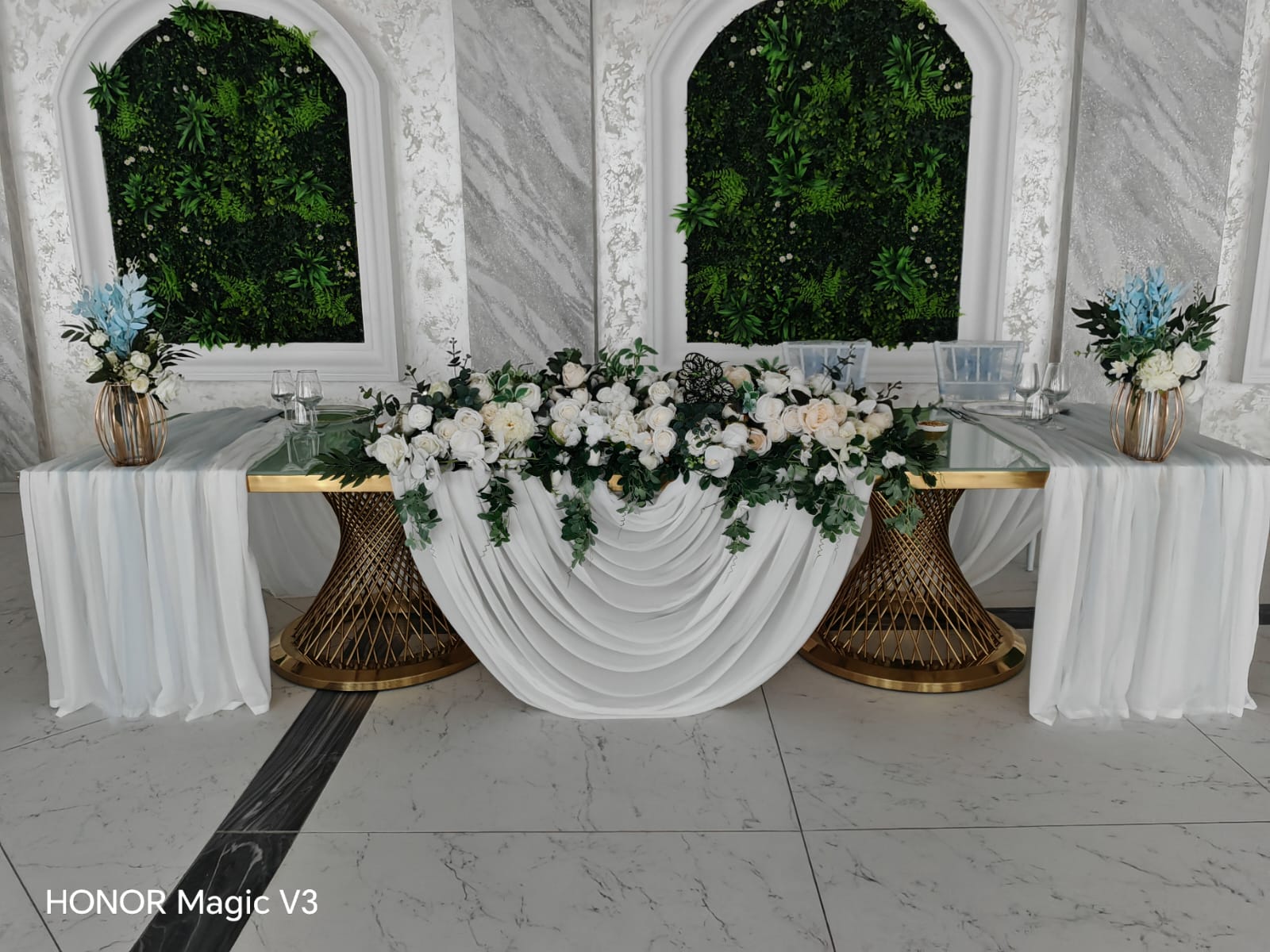 Salon Hanul dintre Vii - 30